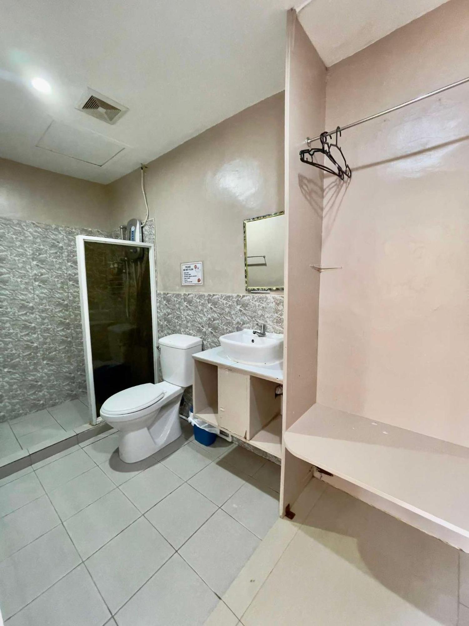 Hotel Little Rock Cebu à Île de Mactan Extérieur photo